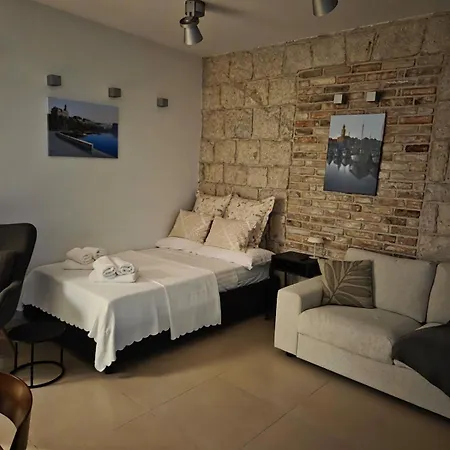 Exotic Oasis Bacvice Apartment