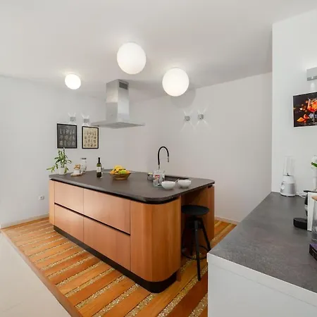 Exotic Oasis Bacvice